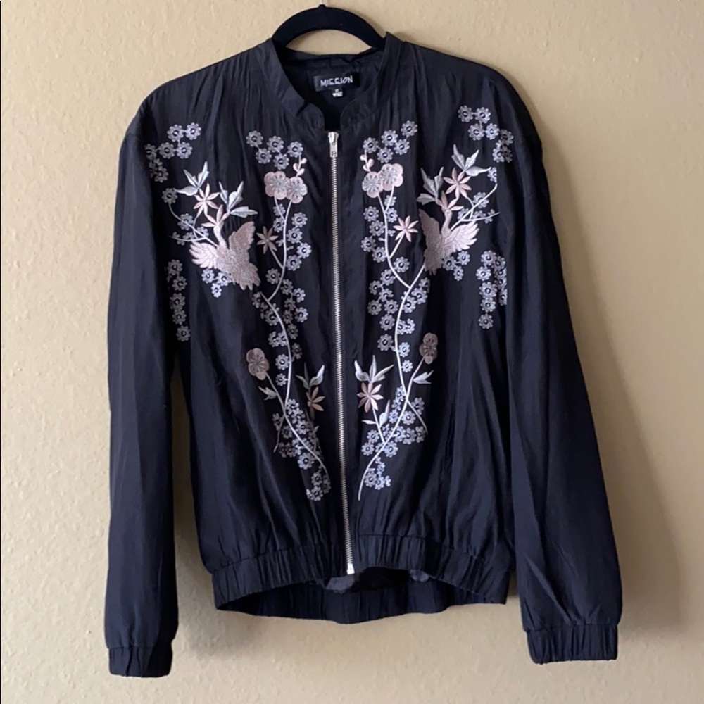 Black floral bomber jacket—LF/ Mieeion